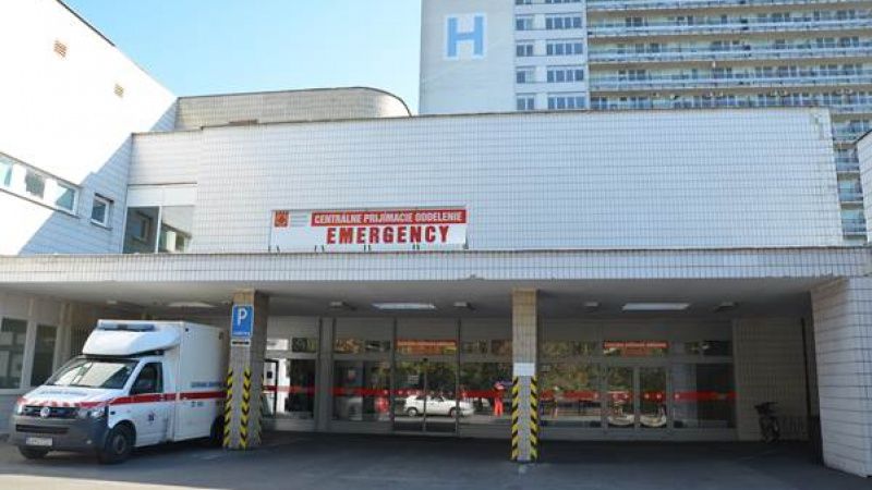 Opilci blokují lůžka na slovenských urgentech, nemocnice volají po záchytkách